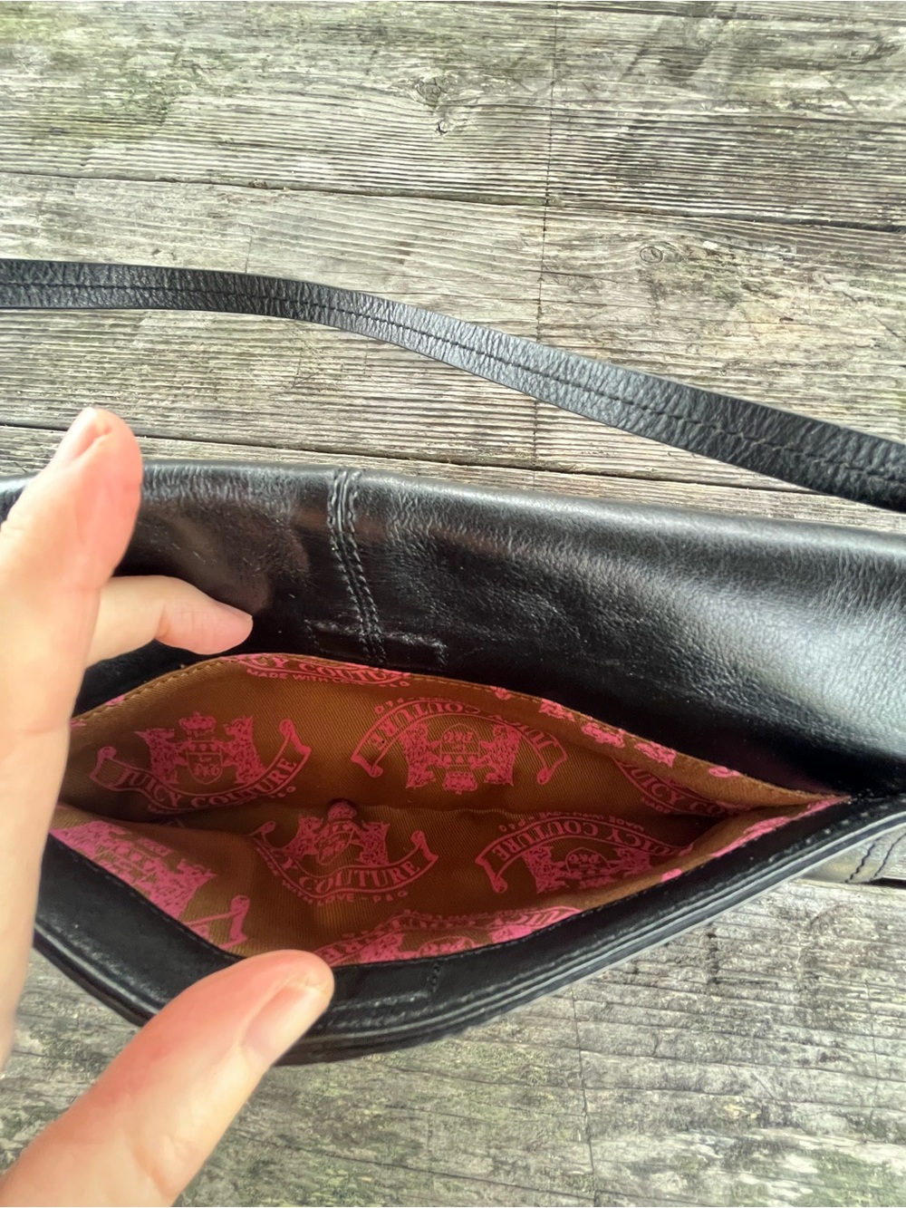 VINTAGE JUICEY COUTURE Black Leather Shoulder Bag with Gold Chain Accent - Picture 7 of 8